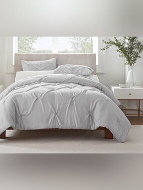 New Serta Simply Clean Pleated 3-Piece Solid Duvet Set Light Gray Full/Queen F Q